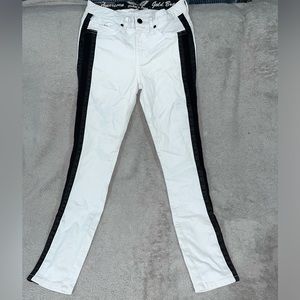Women’s white pants